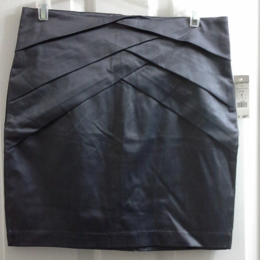 New Dynamite Mini Skirt
